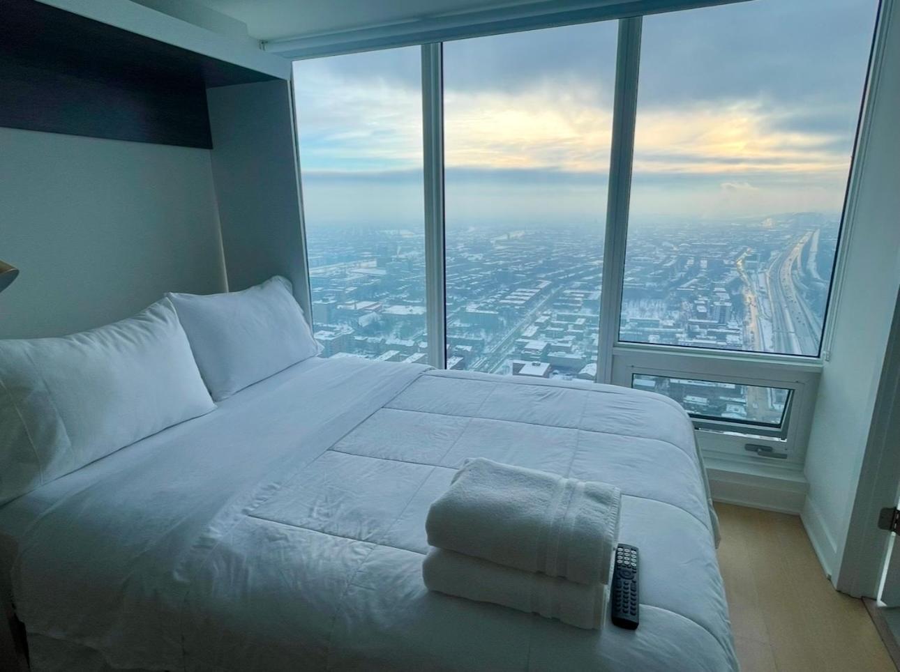 Spectacular Skyline Views - Downtown Montreal - Luxury Condo & Penthouse חדר תמונה
