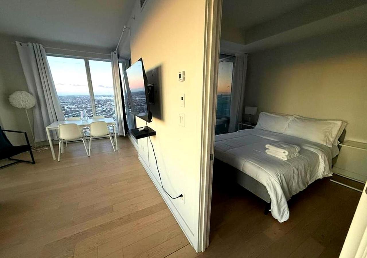 Spectacular Skyline Views - Downtown Montreal - Luxury Condo & Penthouse מראה חיצוני תמונה